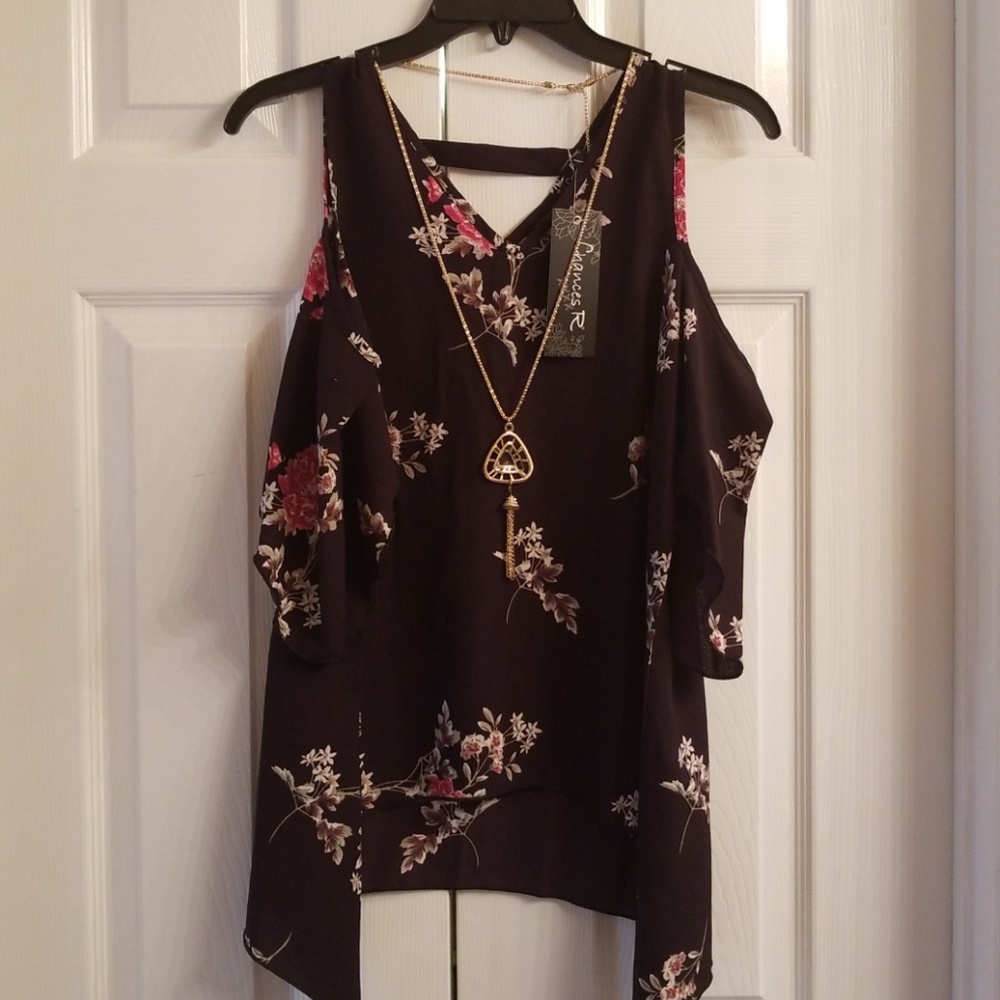 🆕️Cold Shoulder Top